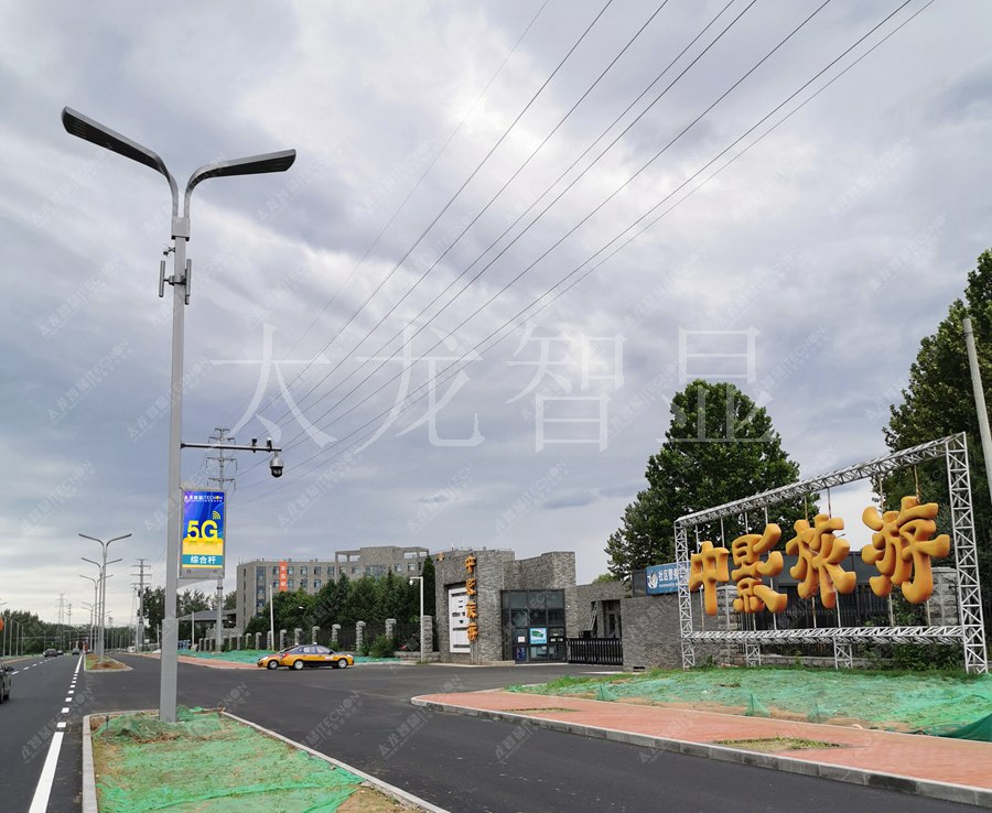 北京杨雁路智慧路灯LED灯杆屏效果甚佳